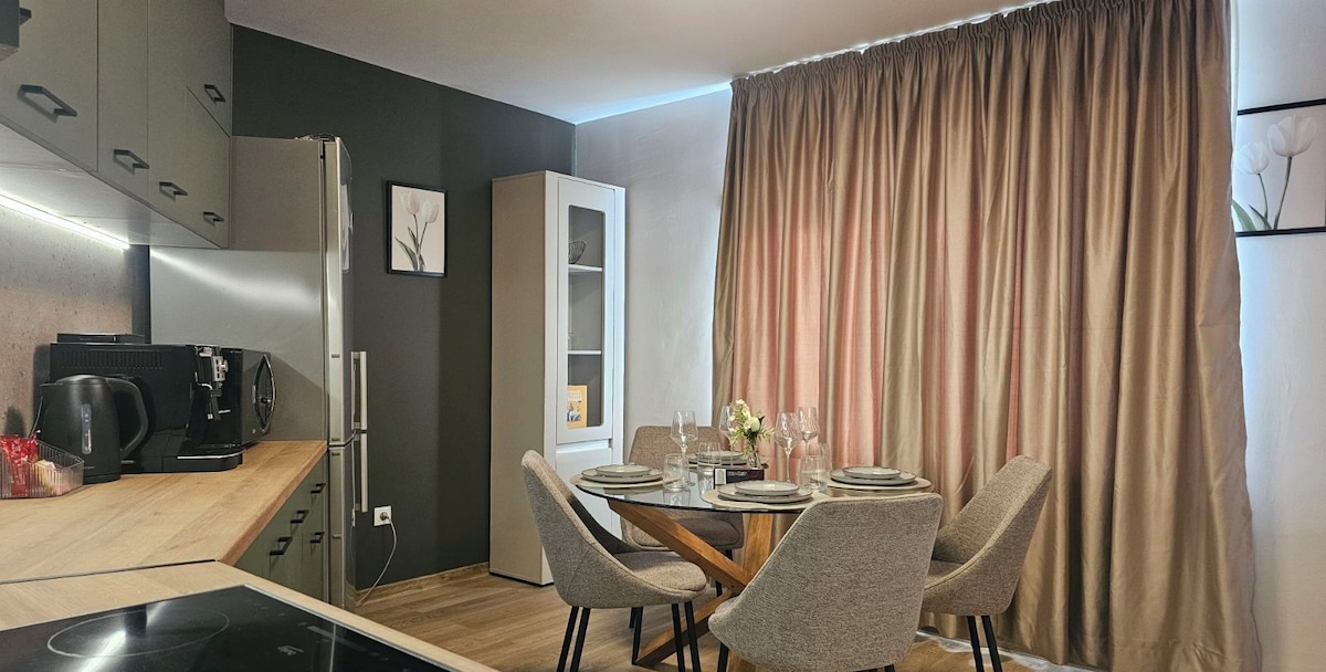 Cashmere Suite - Stylish Seaside Stay in Pomorie