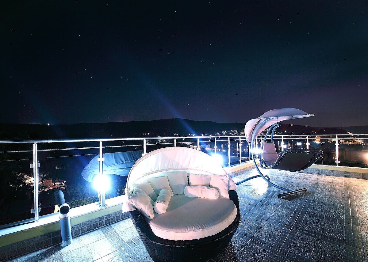 Seaview Luxury PenthouseMaisonette in Panoramic Roof Complex